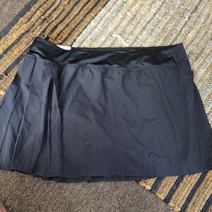 Women’s Black Pleated Detail Skirt